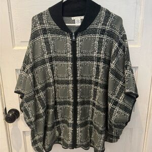 Max Studio Green Plaid Poncho/Cape One Size